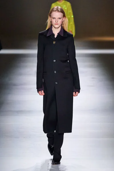 Look 4